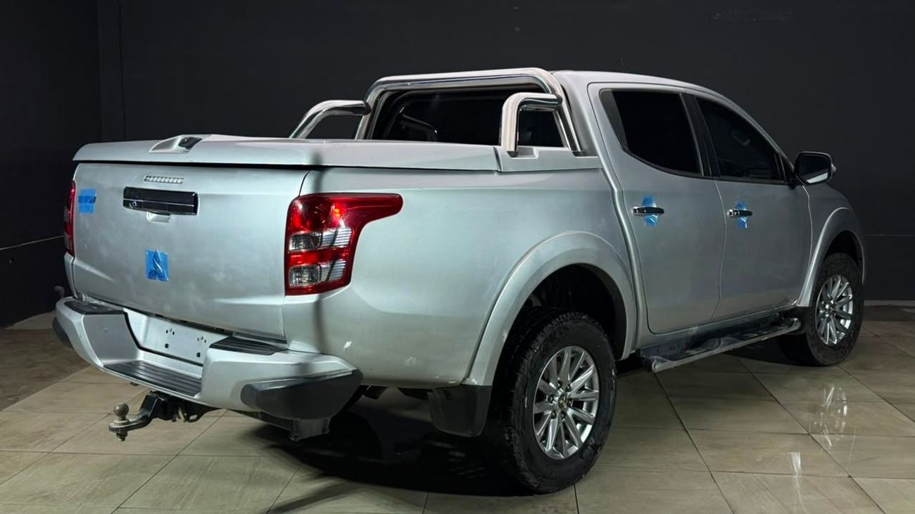 ميتسوبيشي تريتون DIESEL 4.0L RIGHT HAND DRIVE ONLY FOR EXPORT AVAILABLE
