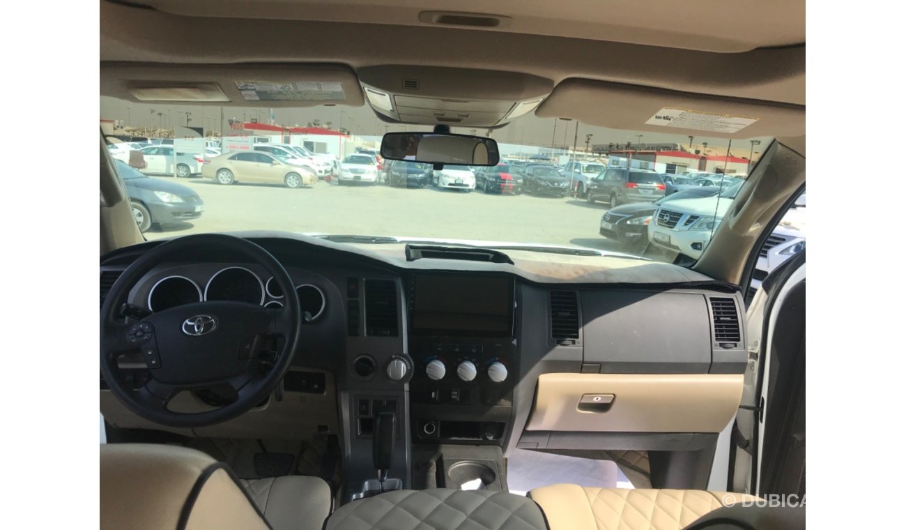 Toyota Tundra تويوتا تاندرا2011 رقم1 بحالة نظيفة5.7