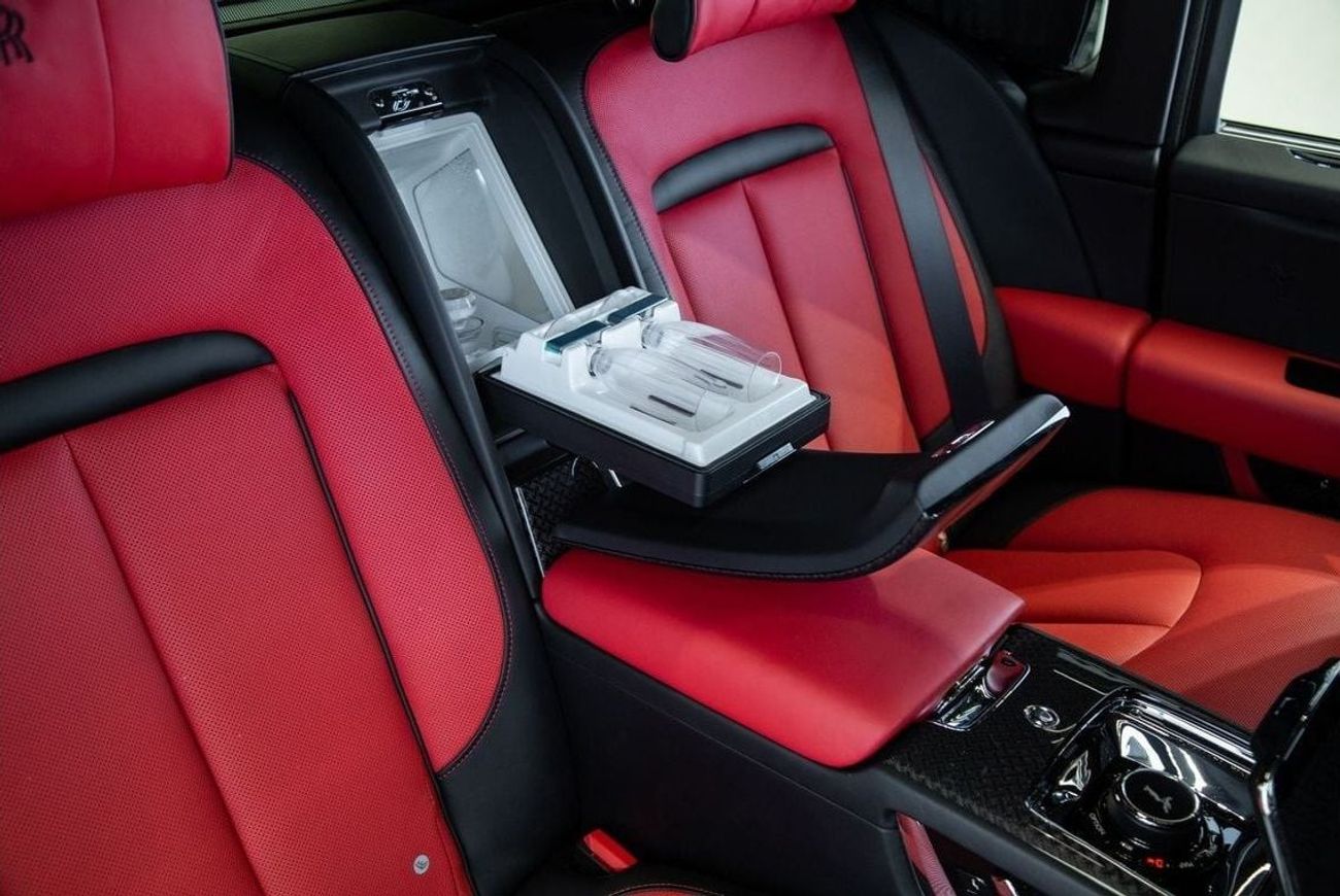 رولز رويس كولينان BLACK BADGE