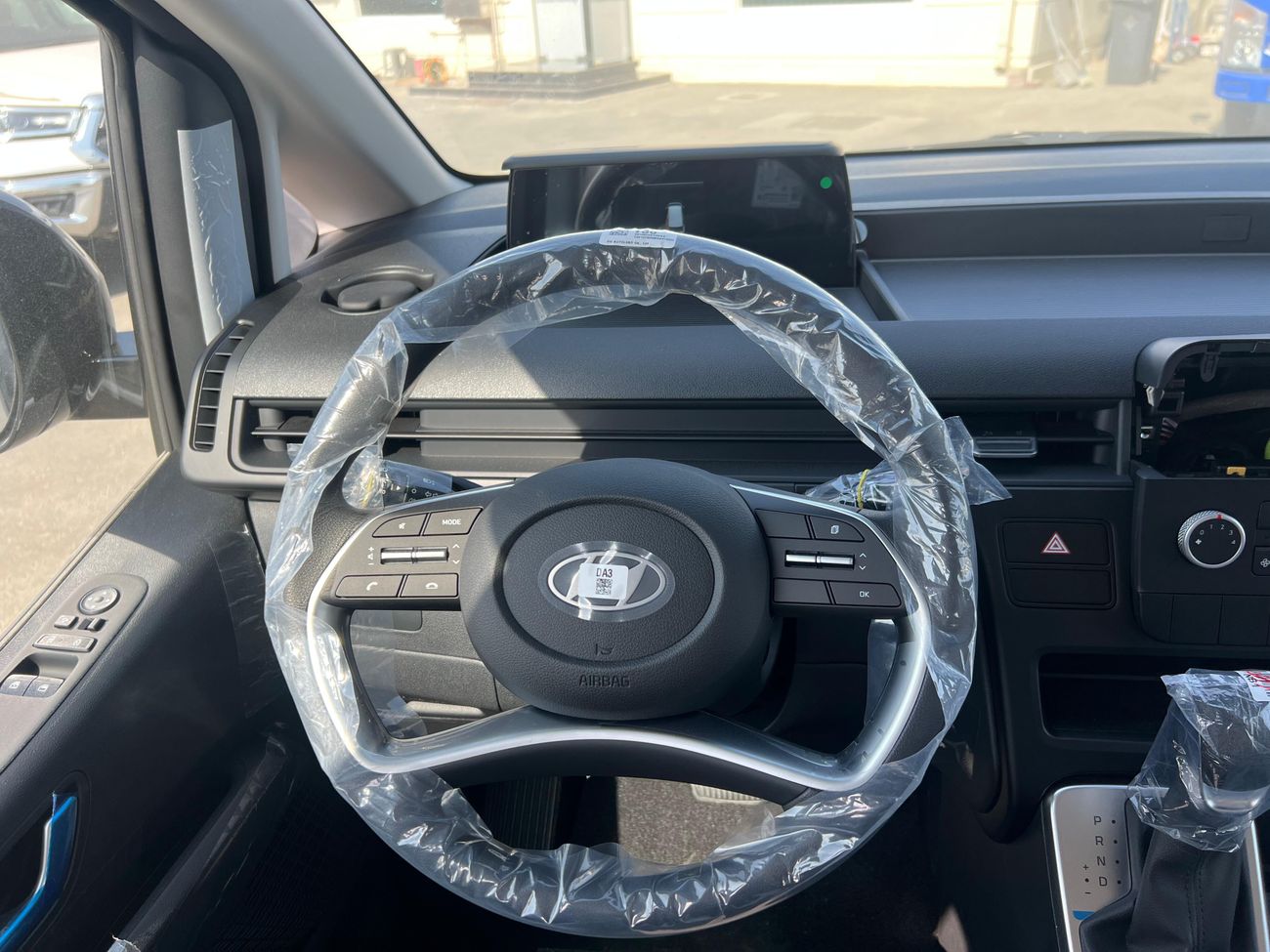 Hyundai Staria Hyundai Staria 3.5L Petrol, Van 9 Seats, Color Silver, Model 2025 (GCC SPECS) AT