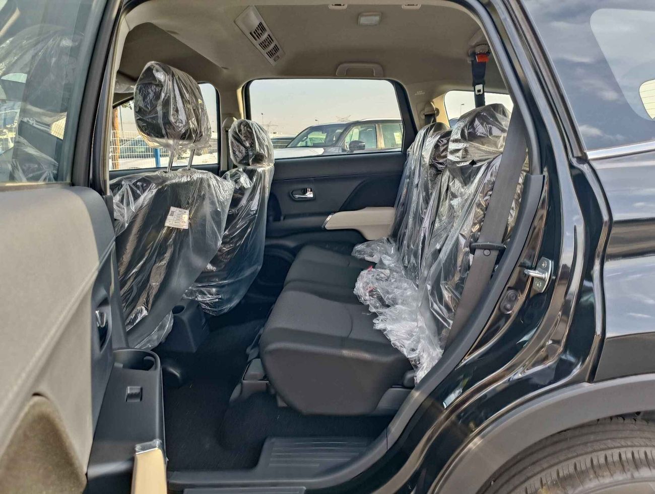 Toyota Rush G, 1.5L 4CY Petrol, 17" Rims, Push Start, Rear A/C (CODE # RU15B)