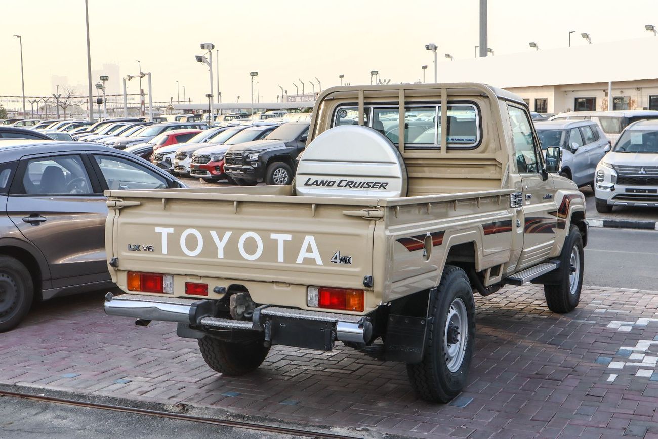 تويوتا لاند كروزر بيك آب Std 4.0L Single Cab Utility 4WD