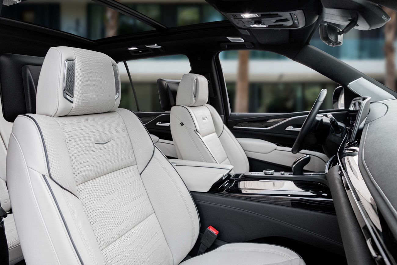 كاديلاك إسكالاد Escalade Sport | 5,875 P.M | 0% Downpayment | Cadillac Warranty + Service Contract! | Ramadan Offer!