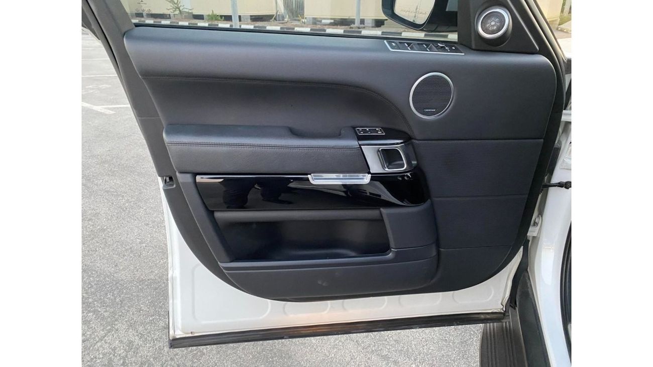 لاند روفر رينج روفر GCC SPEC NEAT AND CLEAN