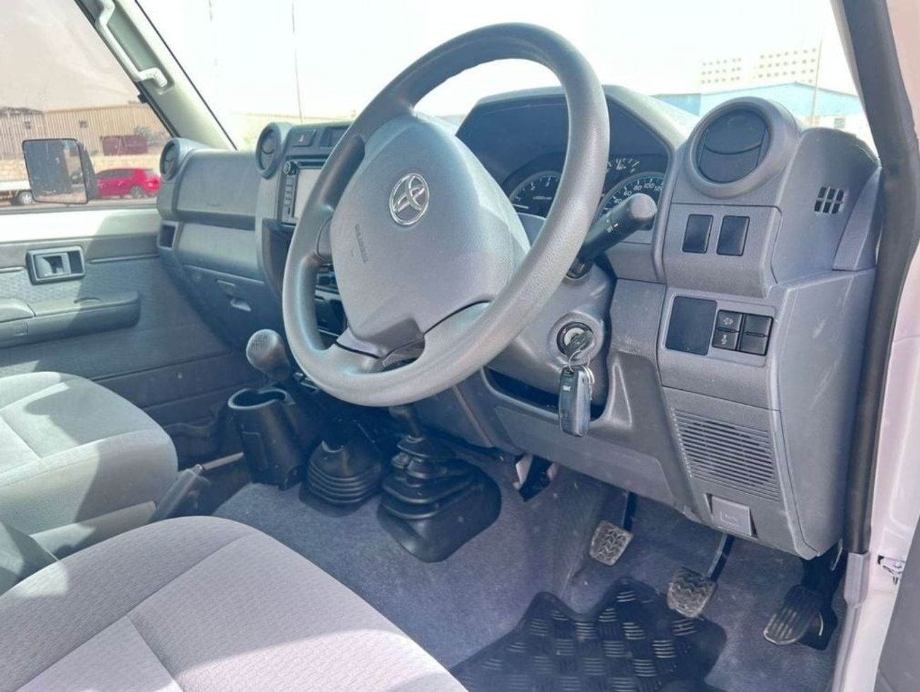 تويوتا لاند كروزر بيك آب Diesel 4.5 Liter Right Hand Drive Single Cab Manual Gear