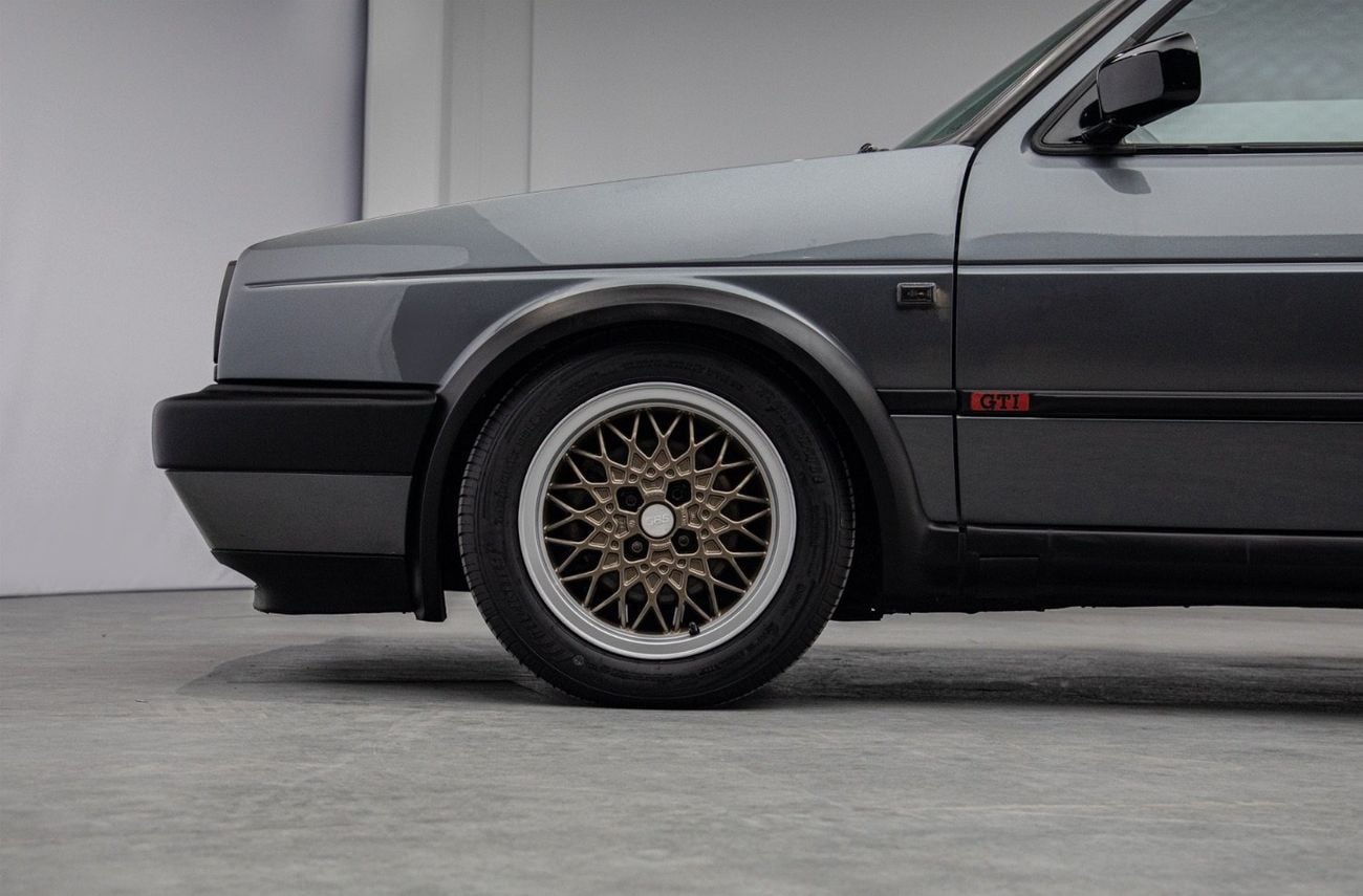 فولكس واجن جولف GTi 16V