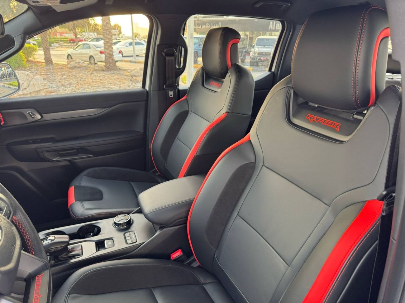 فورد رانجر Raptor 3.0T (392 HP) V6 GCC SPEC UNDER WARRANTNEAT AND CLEAN