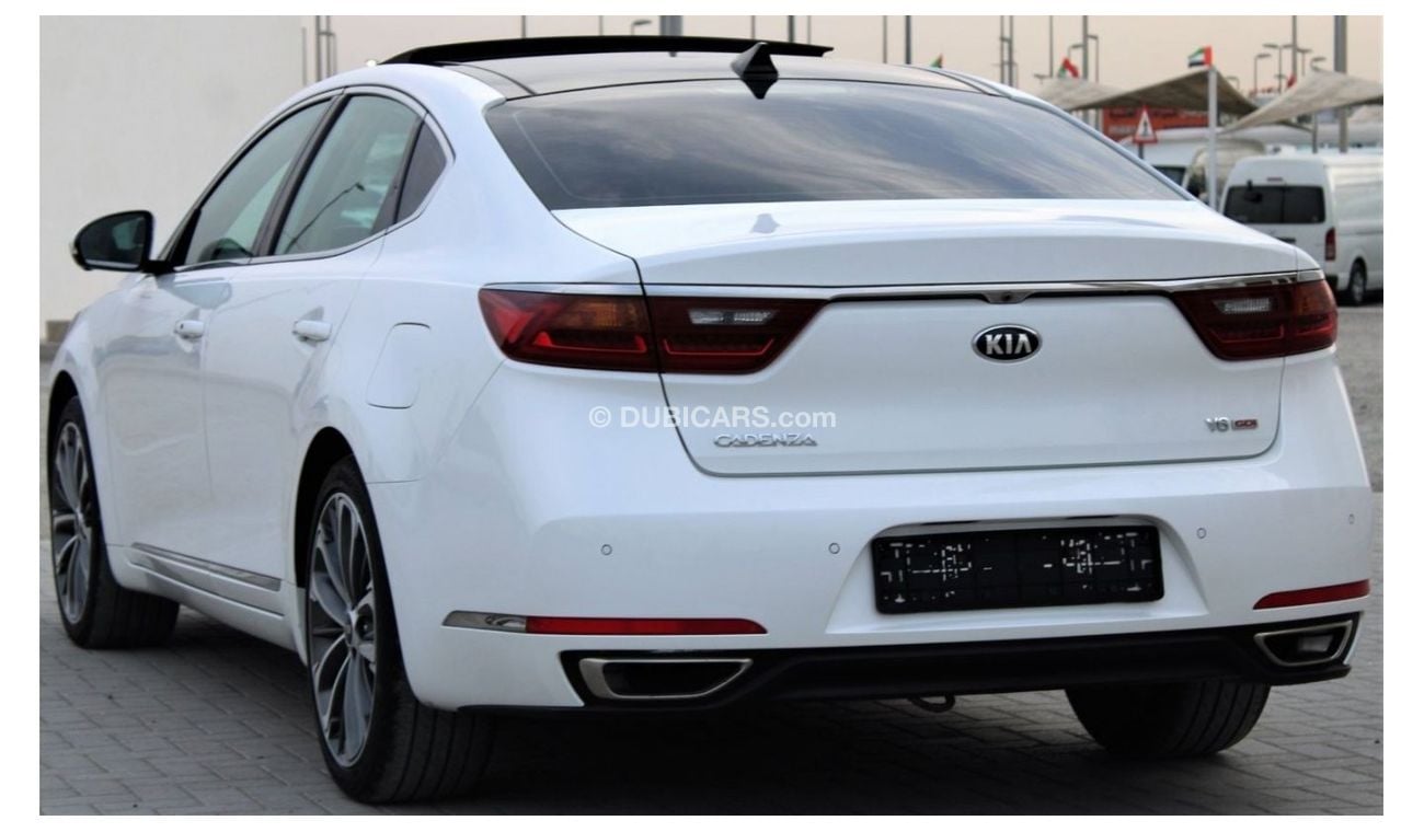 كيا كادنزا كيا كادينزا 2018 خليجي فل كامل بدون صبغ بدون حوادث نظيفه جدا من الداخل والخارج