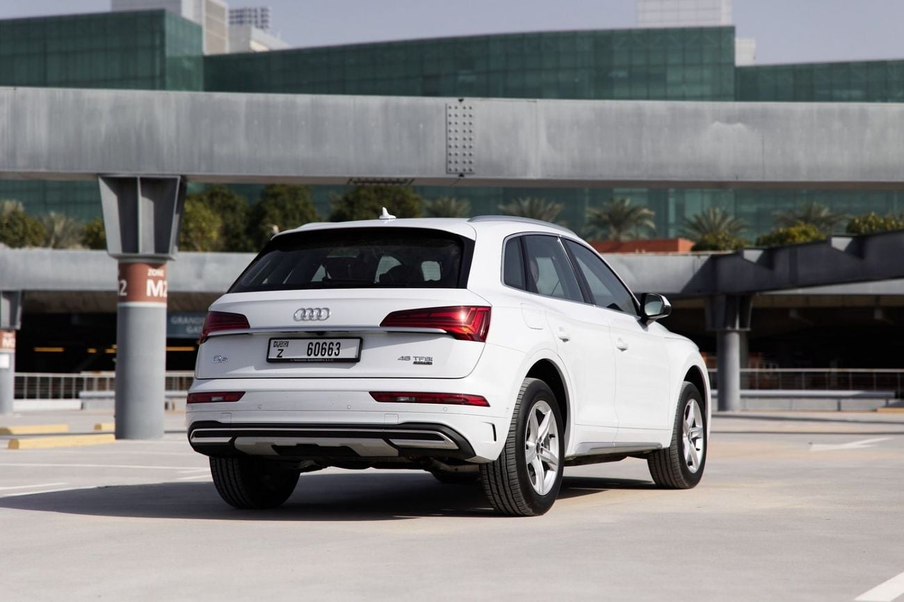Audi Q5 45 TFSI Quattro Design 2.0L Audi Q5 2022 GCC specs