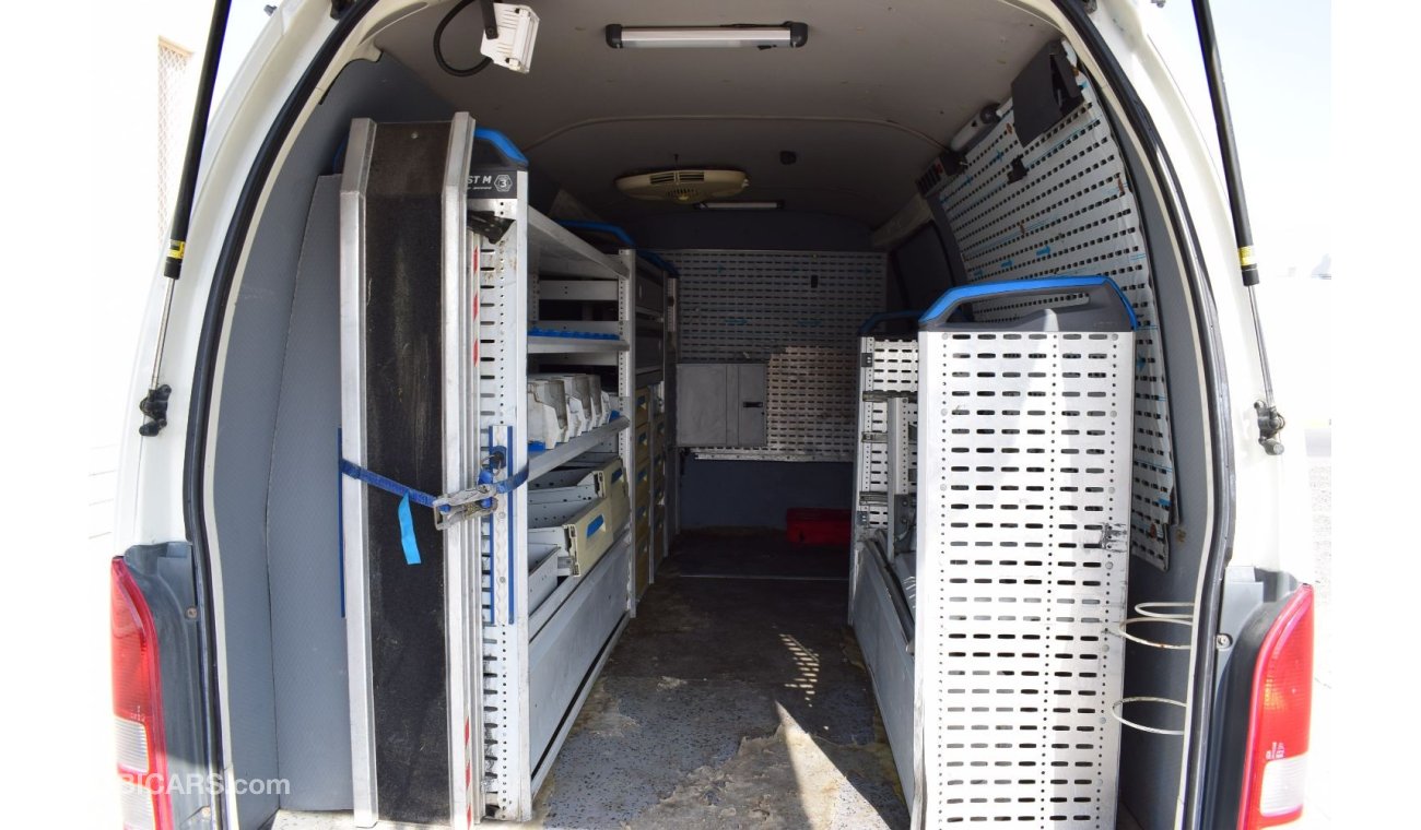Toyota Hiace GL - High Roof LWB Toyota Hiace Highroof Sortimo Top System Service Van, Model:2013. Excellent condi