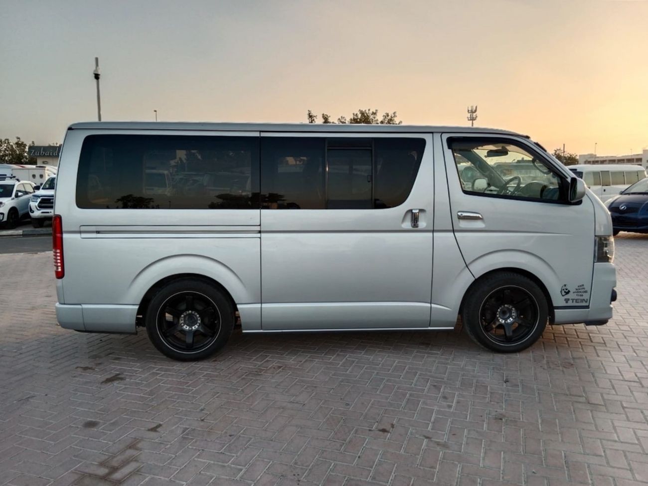 Toyota Hiace TOYOTA HIACE RIGHT HAND DRIVE(PM1182)