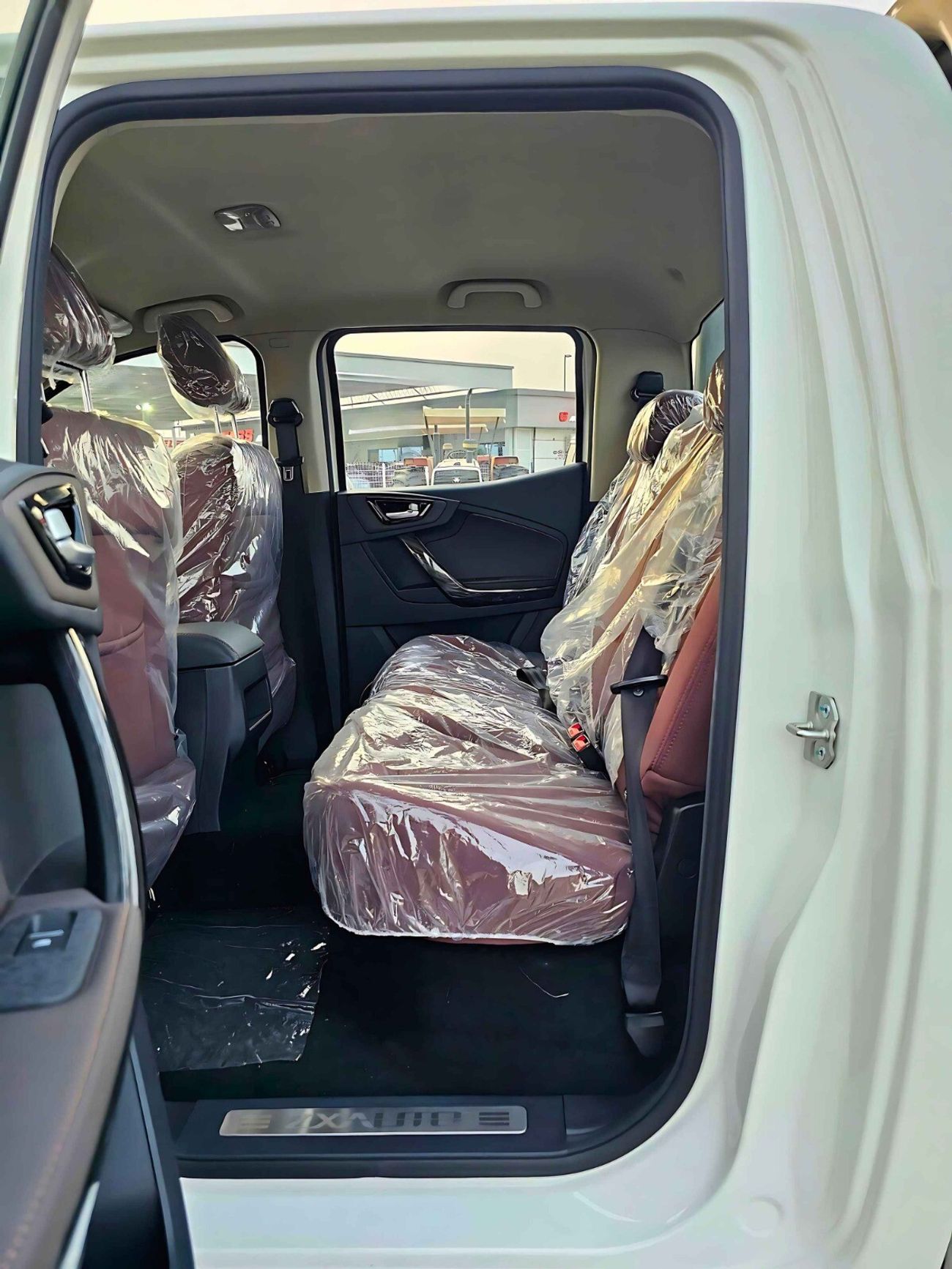 ZX Terralord TURBO DOUBLE CABIN / LUXURY / M/T / 2.0L V4 PETROL / 4WD (CODE #  68033)