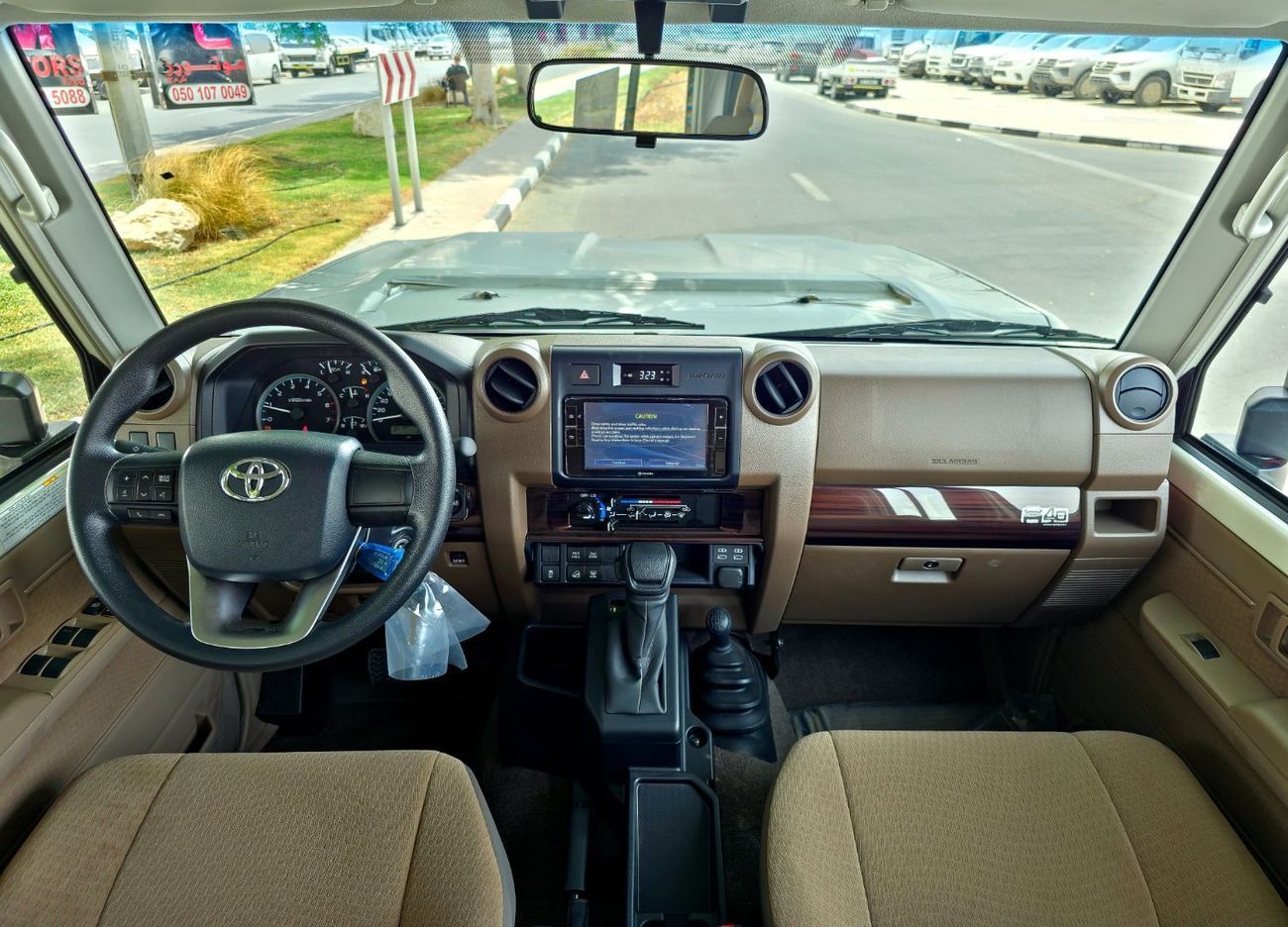 Toyota Land Cruiser LC76 DIESEL 2.8T - STD - E - DIFF LOCK - A/T - WHITE INSIDE BEIGE - 2025 - GCC SPECS