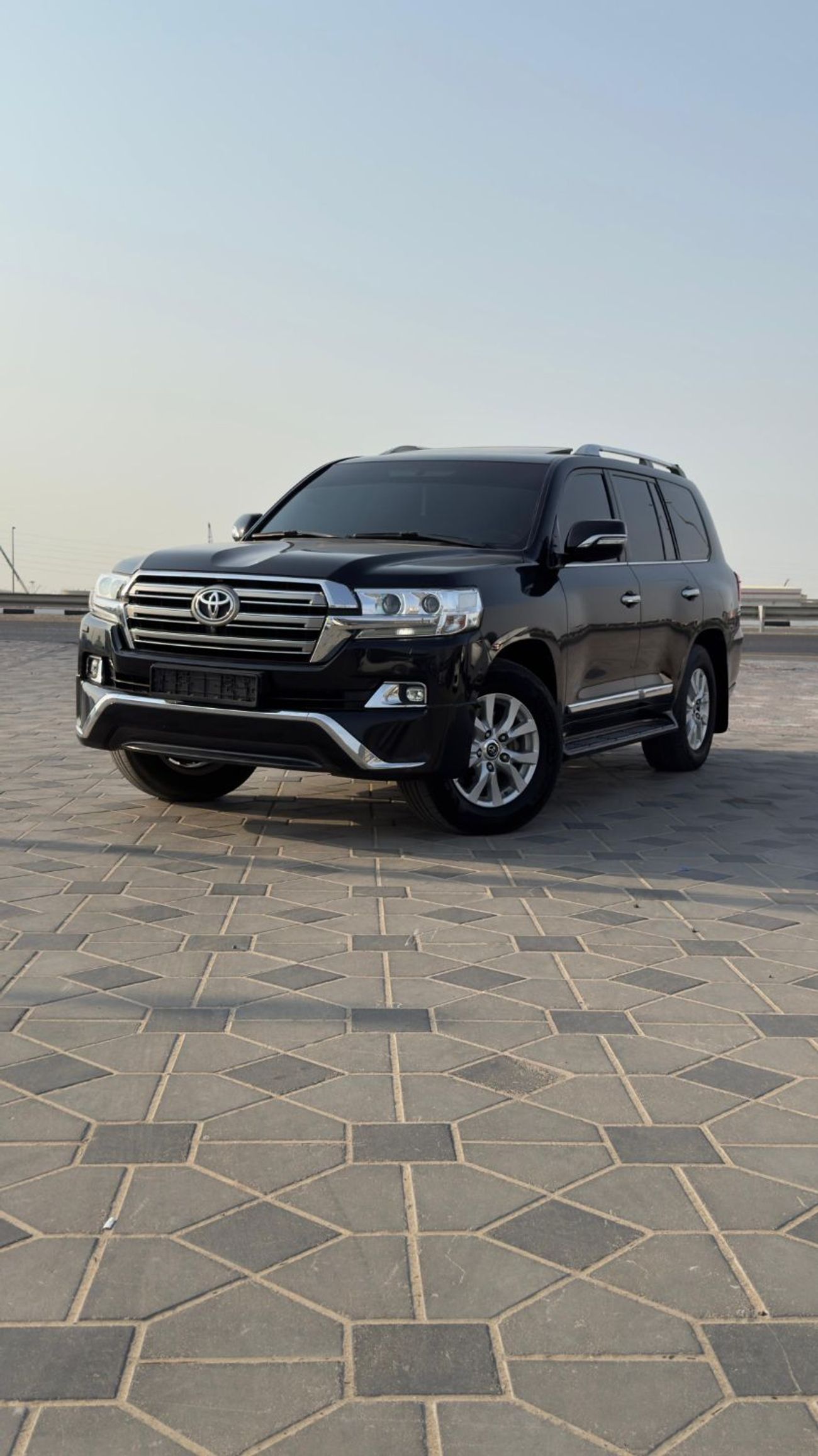 تويوتا لاند كروزر VXR+ 5.7L