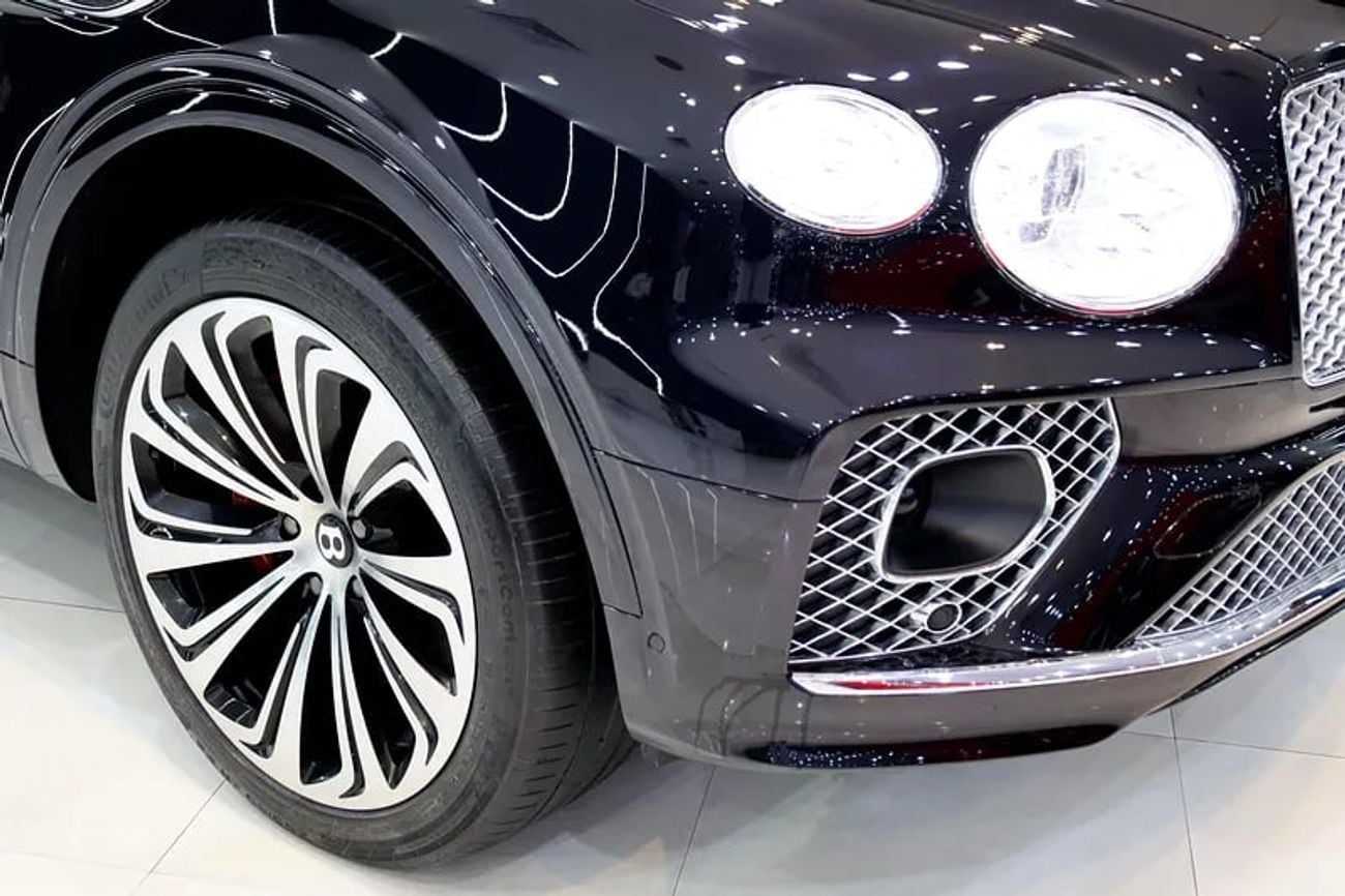 Bentley Bentayga V8, Mulliner Console Bottle Cooler, Rear Picnic Tables, Carbon Interior!!