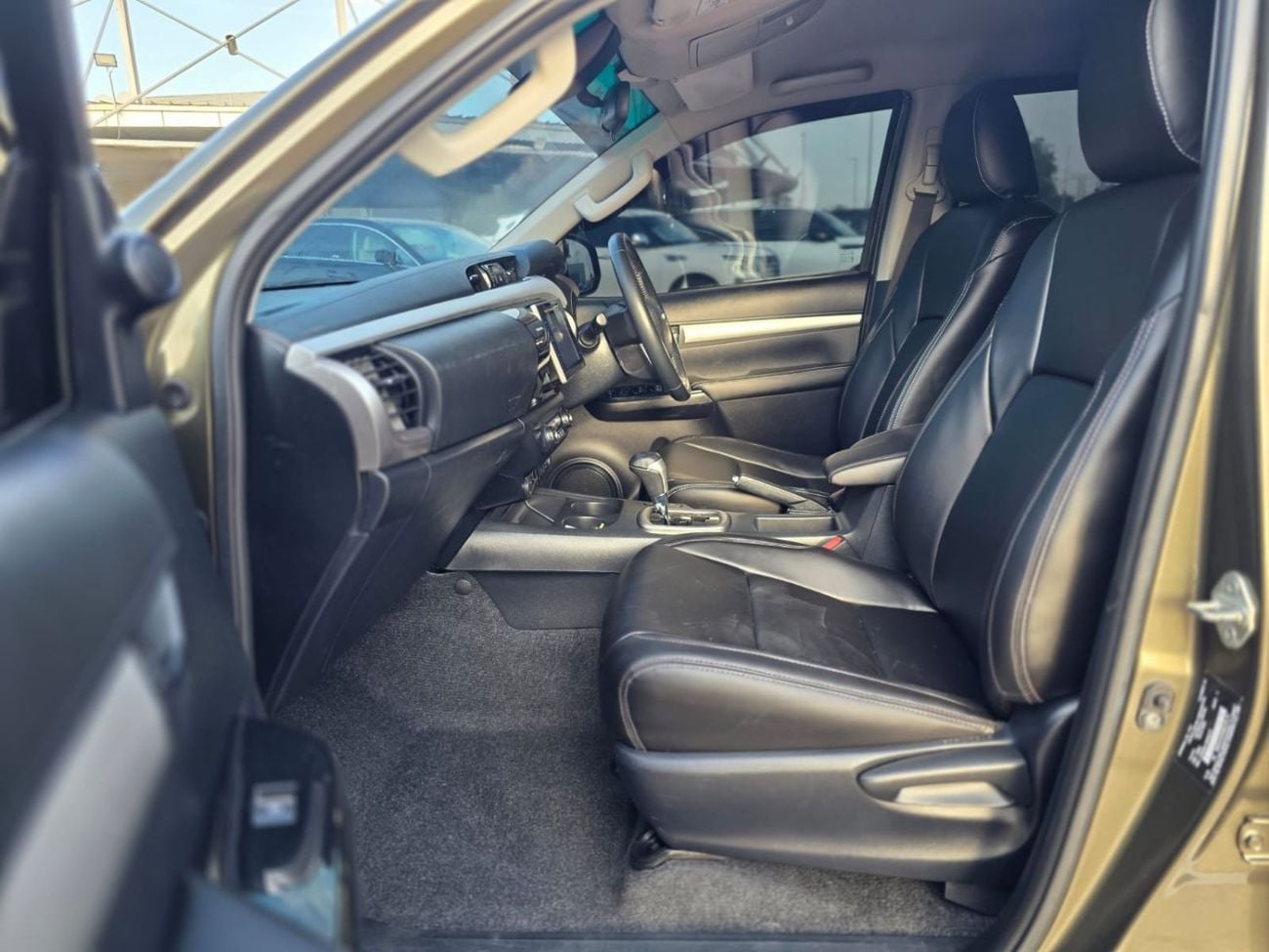 Toyota Hilux 2020 | 2.8L DIESEL | AT | RHD | DOUBLE CABIN | REVO | SPORTS BAR