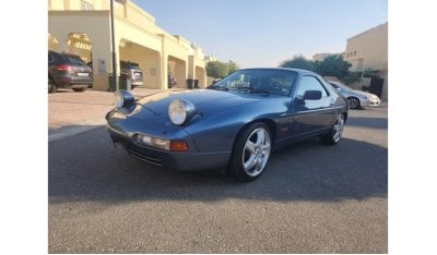 Porsche 928