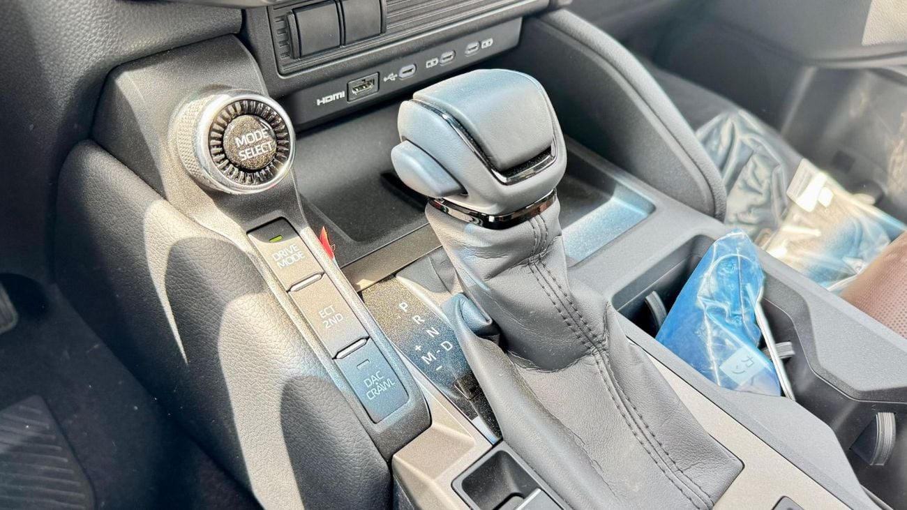 تويوتا برادو Toyota Prado 2024, petrol engine 2.4L 7seats Automatic gear,white colour 2