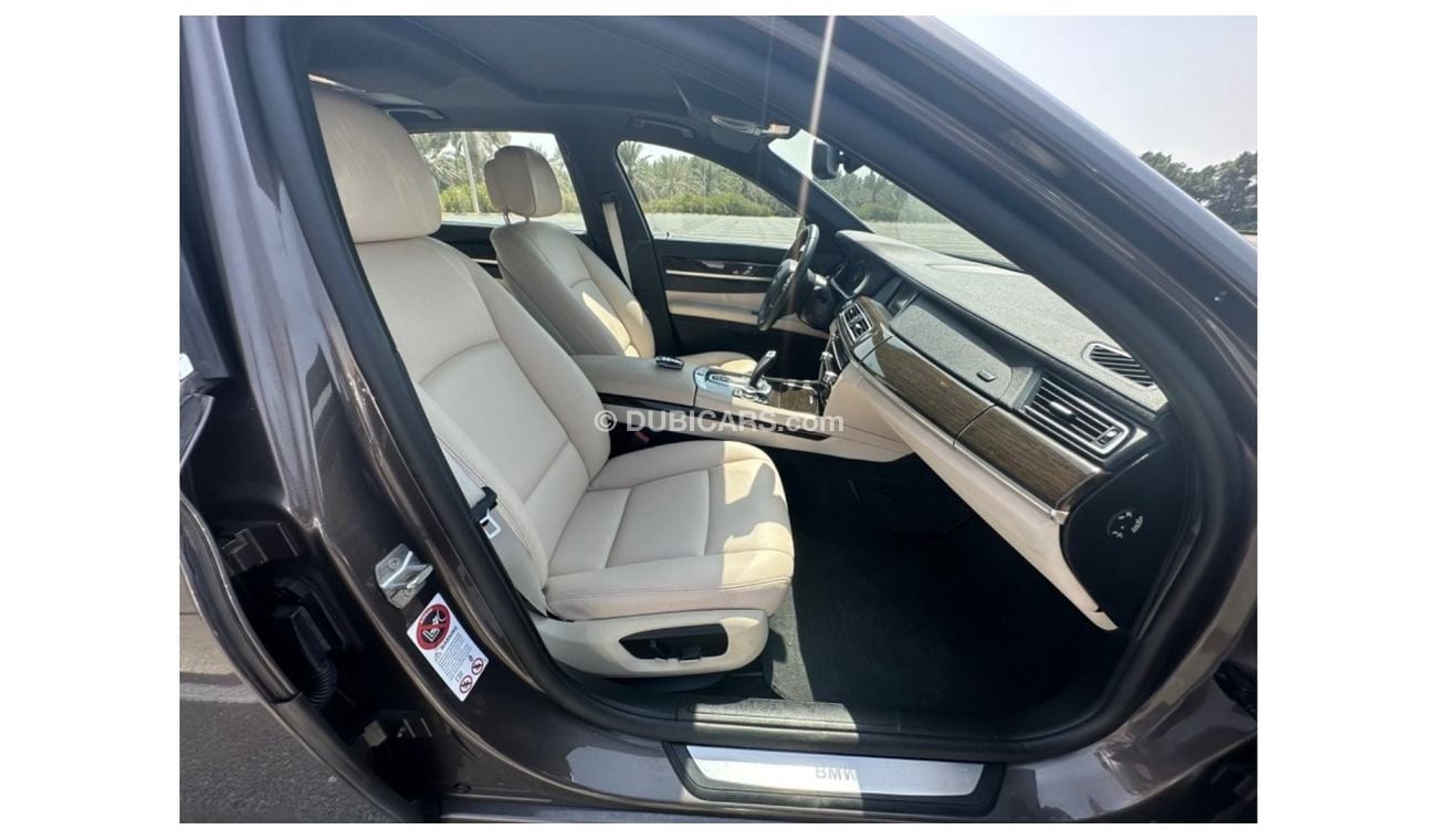 BMW 730Li Exclusive MODEL 2014 GCC CAR PERFECT CONDITION INSIDE AND OUTSIDE FULL T