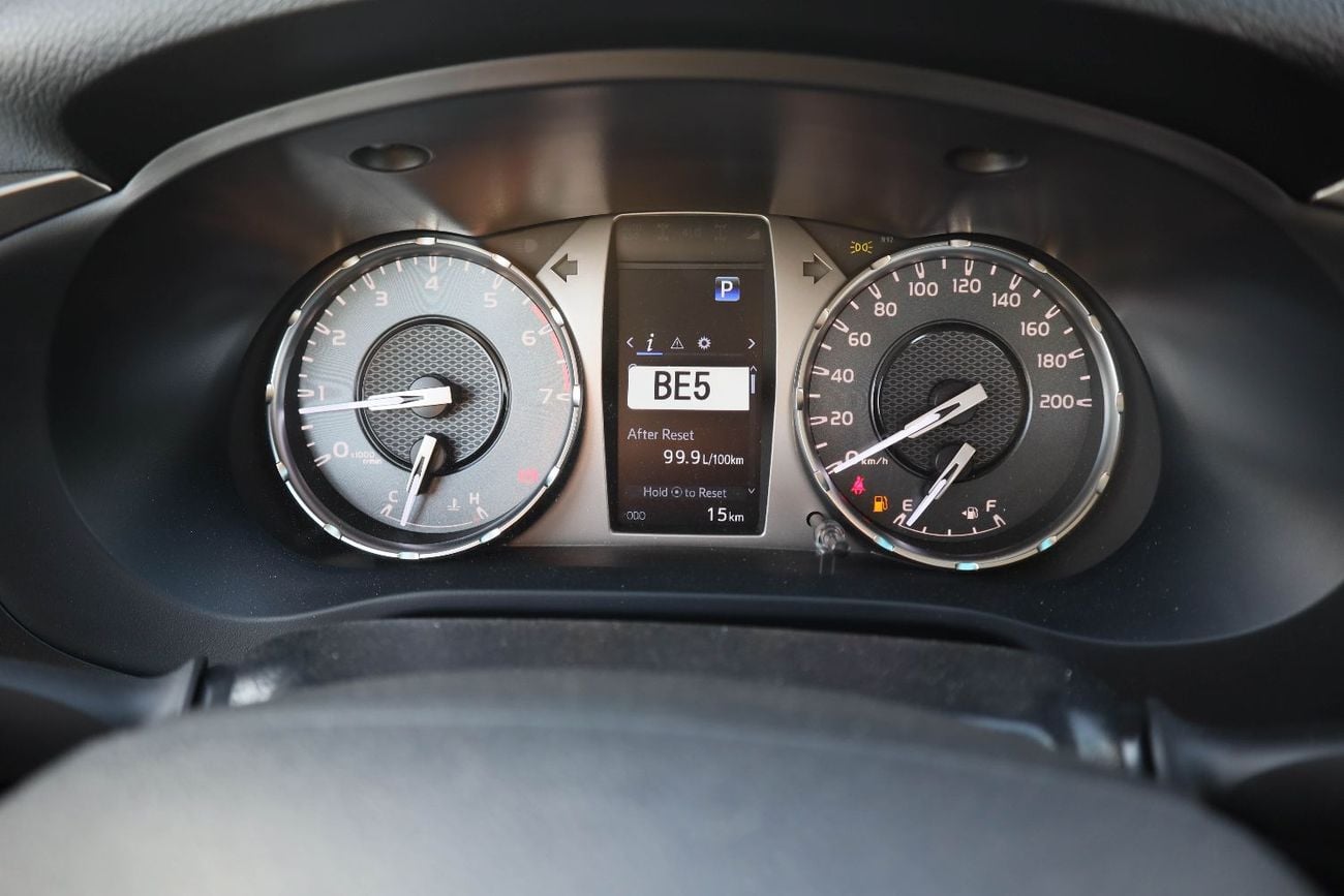 تويوتا هيلوكس Toyota Hilux (TGN126) 2.7L Pick-Up 4WD Double Cab – 2026 Model (A/T, White exterior, Red interior, w