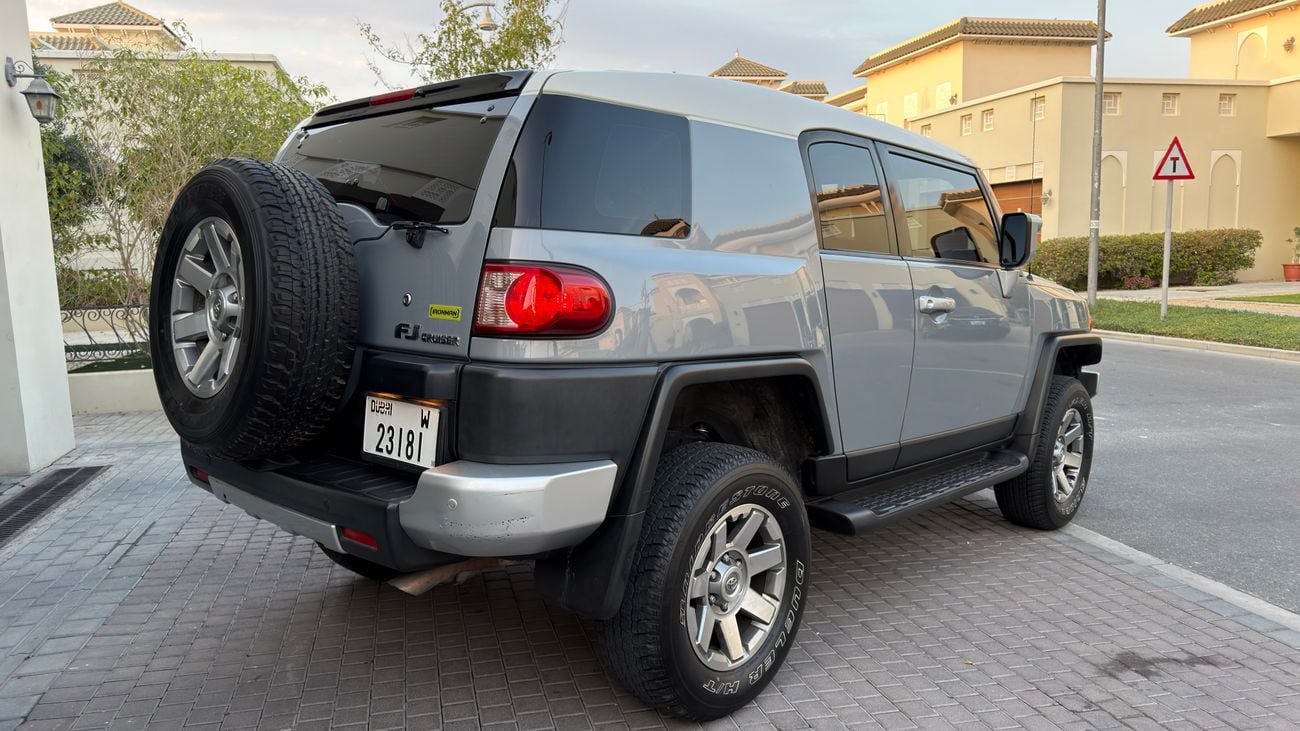 تويوتا إف جي كروزر