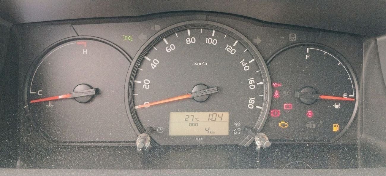 Toyota Hiace GL Toyota HiAce GL Highroof 2.5L Diesel MT 2025YM