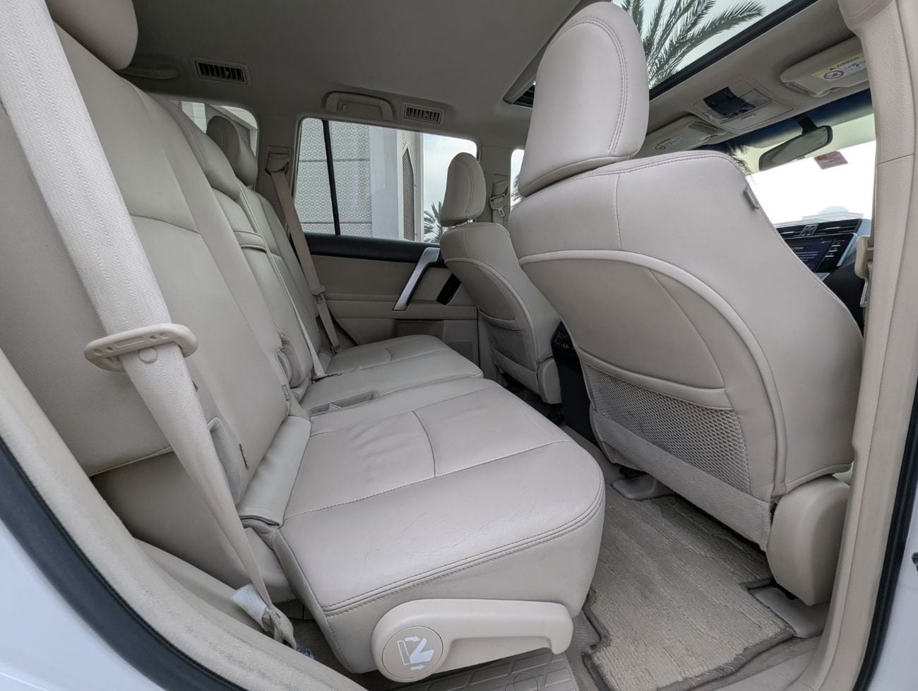 تويوتا برادو VXR Toyota Prado v6 4.0L Petro engine LHD white colour