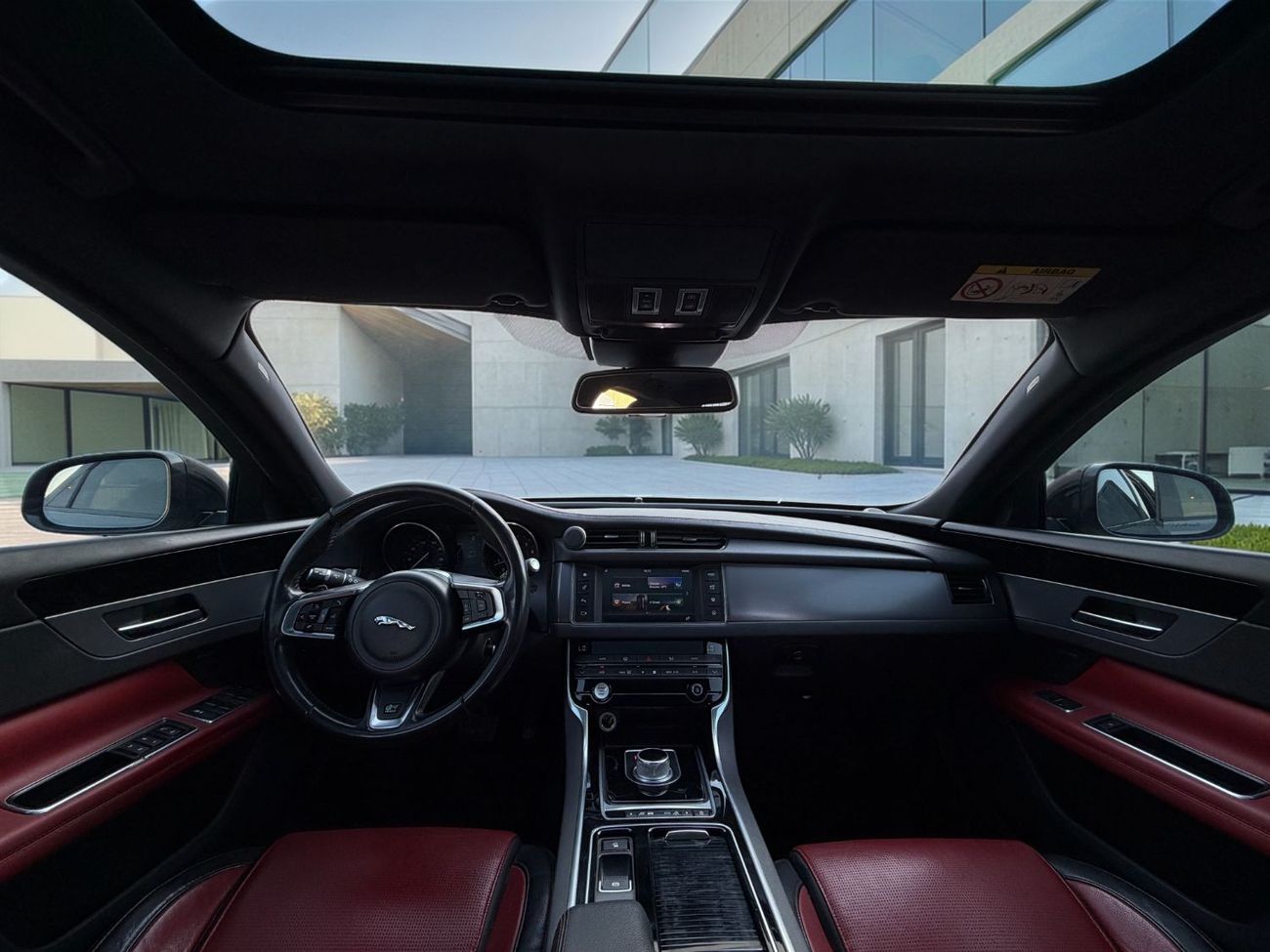 Jaguar XF R-Sport 2.0L Sedan JAGUAR XF R-SPORT | 2016 | GCC SPECS | 2.0L TURBO | AED 35,000