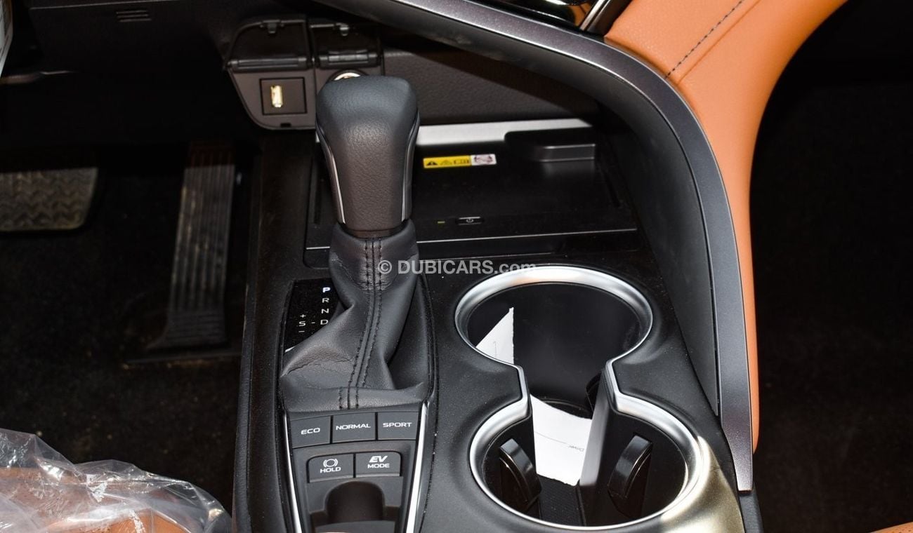 Toyota Camry TOYOTA CAMRY LUMIERE 2.5L HYBRID 2024 WHITE