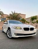 بي أم دبليو 530i 530i ||FULL OPTION || 6 cylinder|| accident free|| original paint ||GCC SPECS