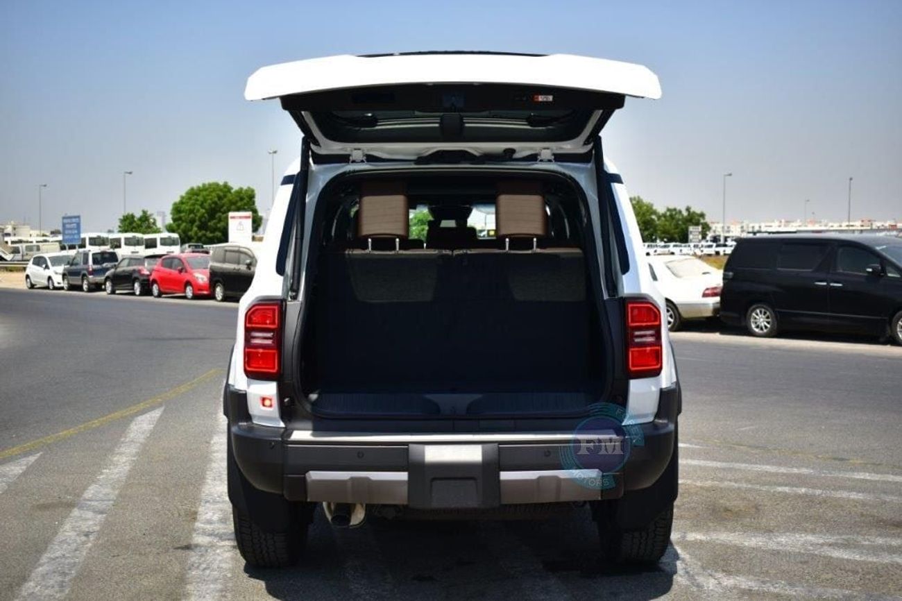 تويوتا برادو Luxury 2.4L Petrol 4WD 7 Seat Automatic