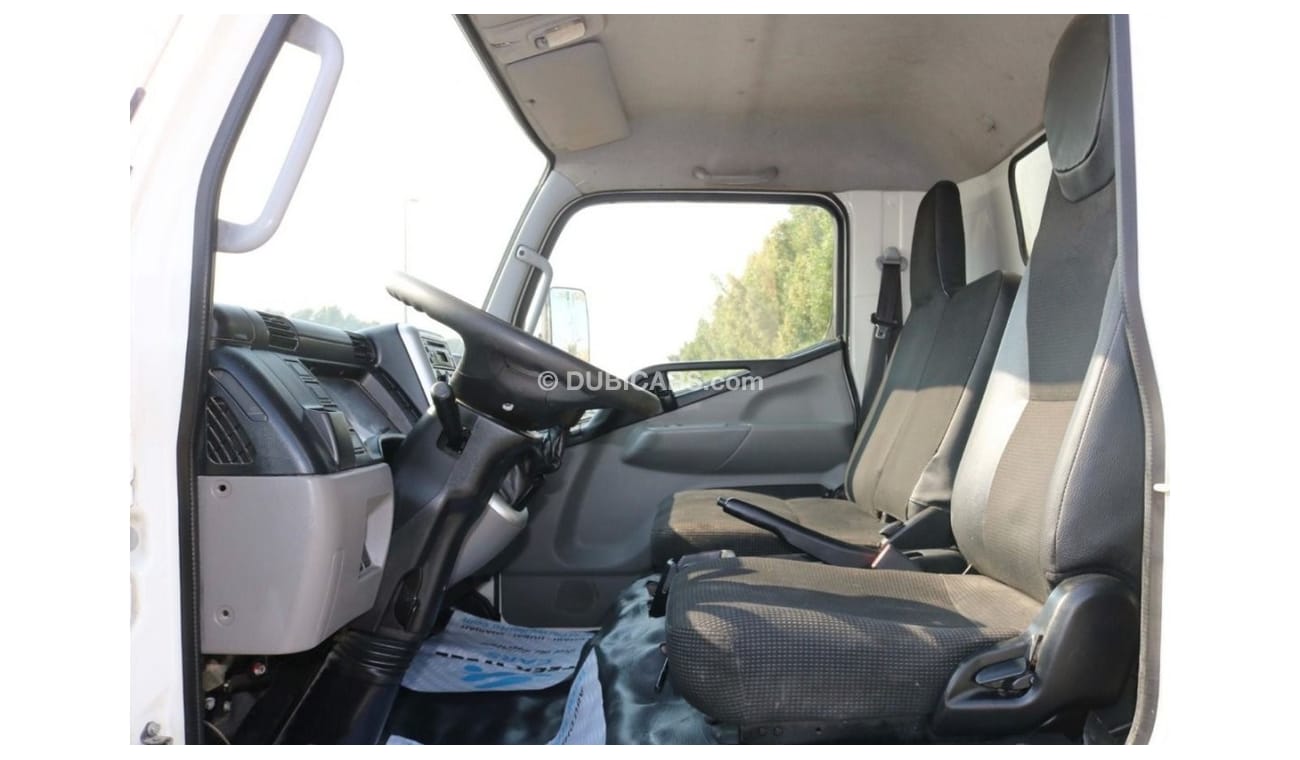 Mitsubishi Fuso Canter 2017 | MITSUBISHI CANTER SHORT CHASSIS SHUTTER BOX - 3TON - WITH GCC SPECS AND EXCELLENT CONDITION
