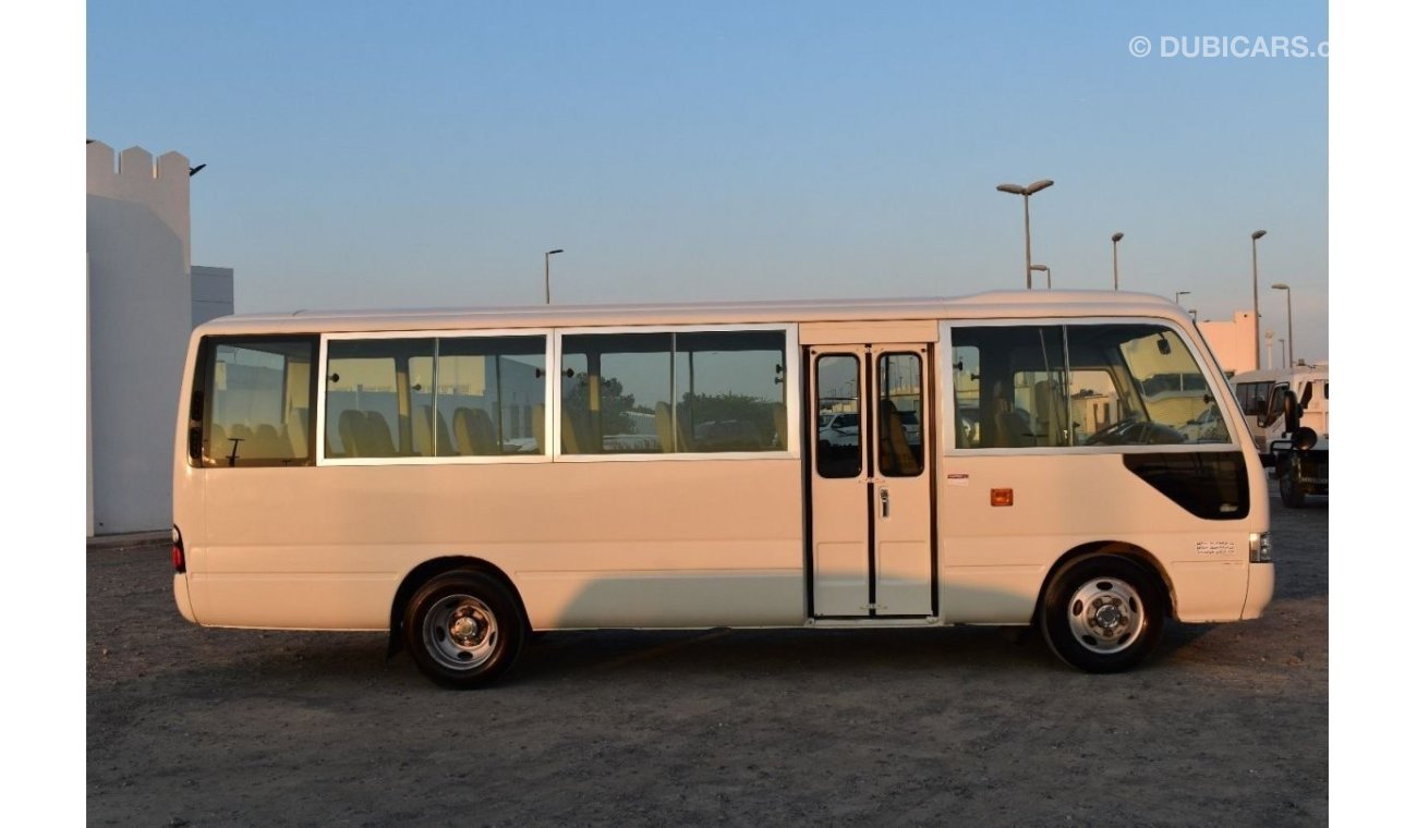 تويوتا كوستر 2016 | TOYOTA COASTER STD ROOF PETROL GLS | 2.7L 30-SEATER V4 | GCC | VERY WELL-MAINTAINED | SPECTAC