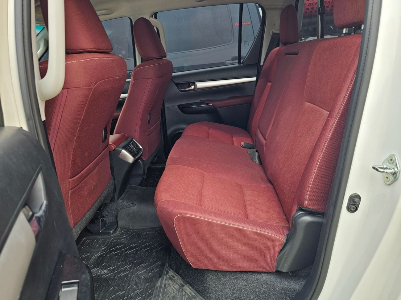 تويوتا هيلوكس SR5 LHD Double Cabin Utility Pickup 2TR 2.7L Petrol Engine Automatic Gear 4WD Original Power Windows