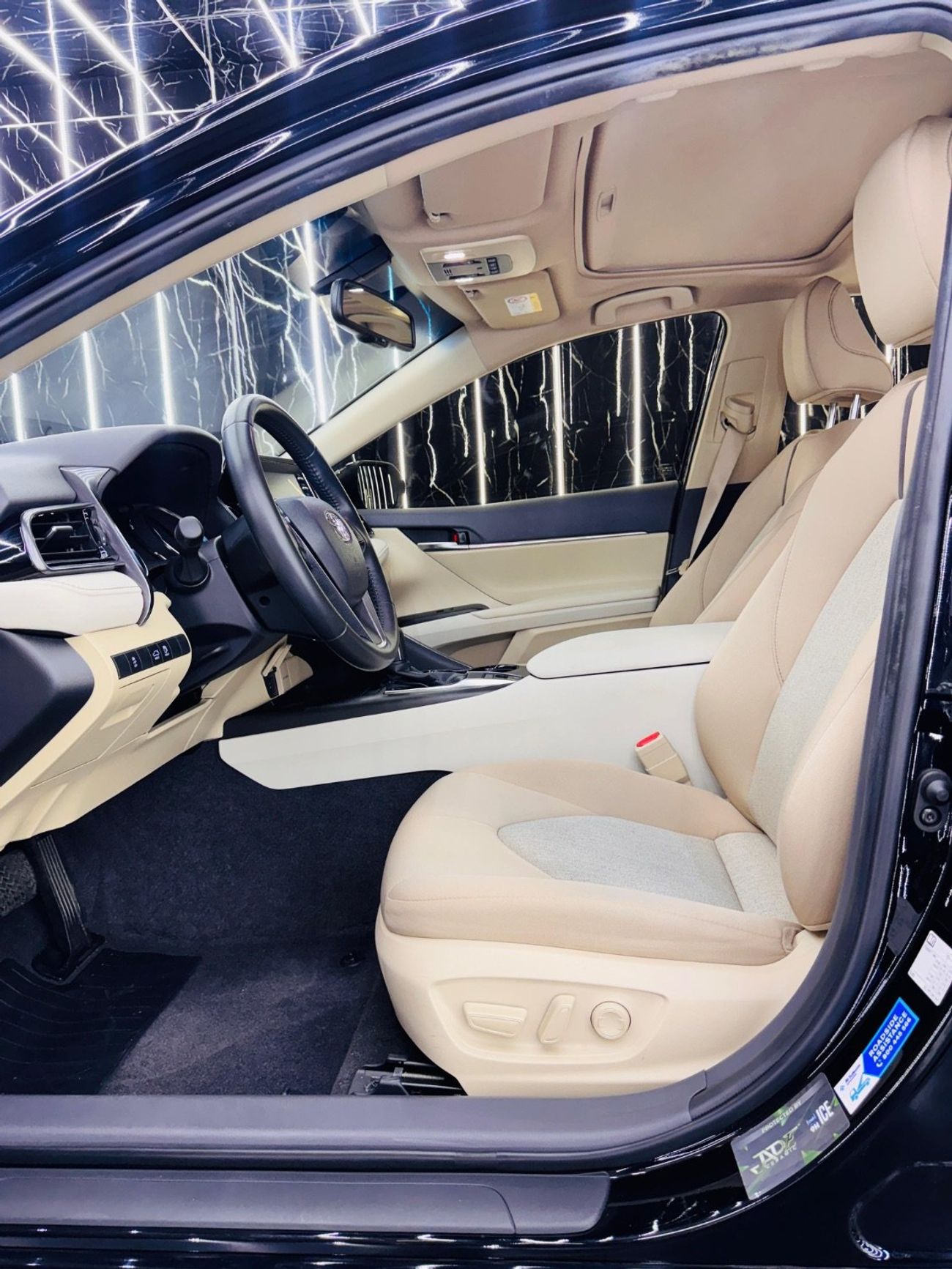 Toyota Camry SE 2.5L (204 HP)