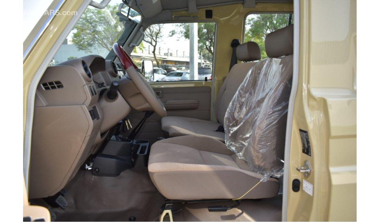 تويوتا لاند كروزر 70 78 LONG WHEEL BASE SPL V8 4.5L TURBO DIESEL 4WD 9 SEAT MANUAL TRANSMISSION