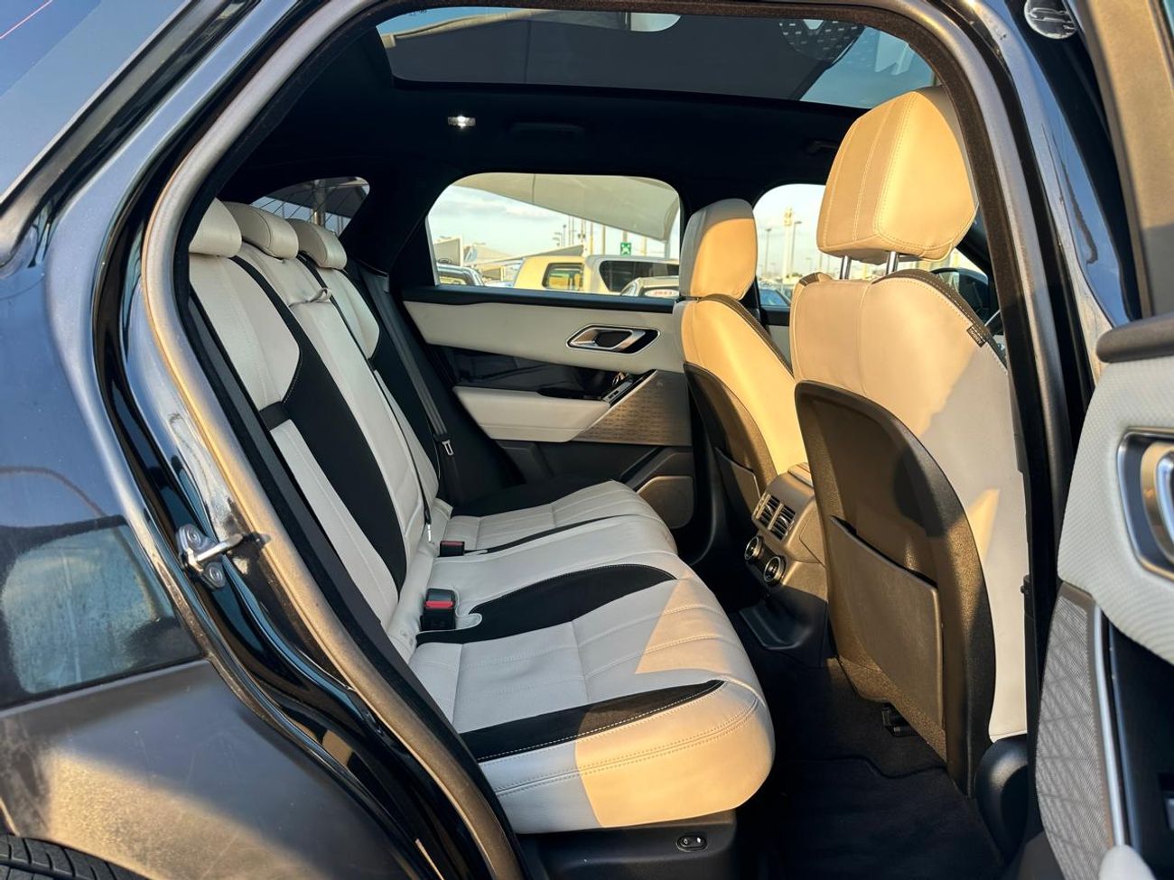 لاند روفر رينج روفر فيلار Range Rover Velar P250 SE_ 2019_ Gulf _in excellent condition_ no problems