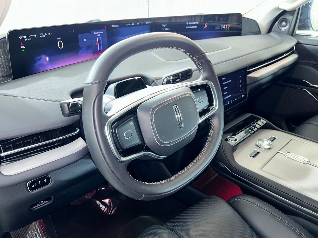 Lincoln Navigator RESERVE N1525 / FREE INSURANCE + REGISTRATION / AL TAYER MOTORS AL QOUZ SHOWROOM