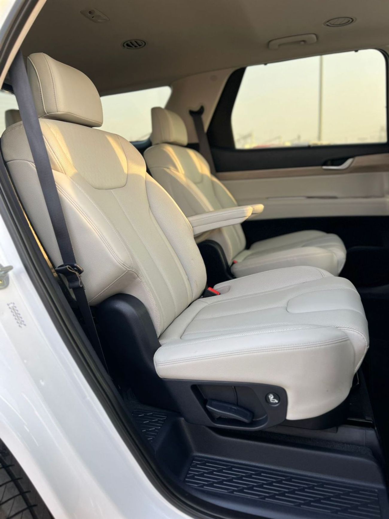 هيونداي باليساد 2022 Hyundai Palisade Full Option Sunroof -3.8L-V6-Rear Camera & sensor -Leather Seat- -