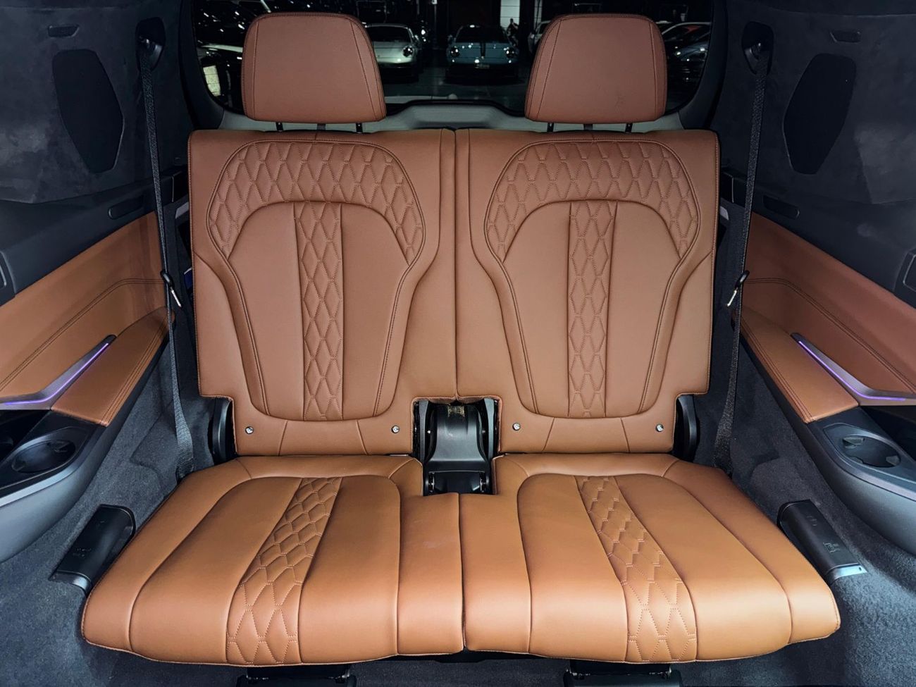 بي أم دبليو X7 40i M Sport Premium 3.0L 2024 BMW X7 xDrive40i, 2029 BMW Warranty + Service Pack, Fully Loaded, 7 Se