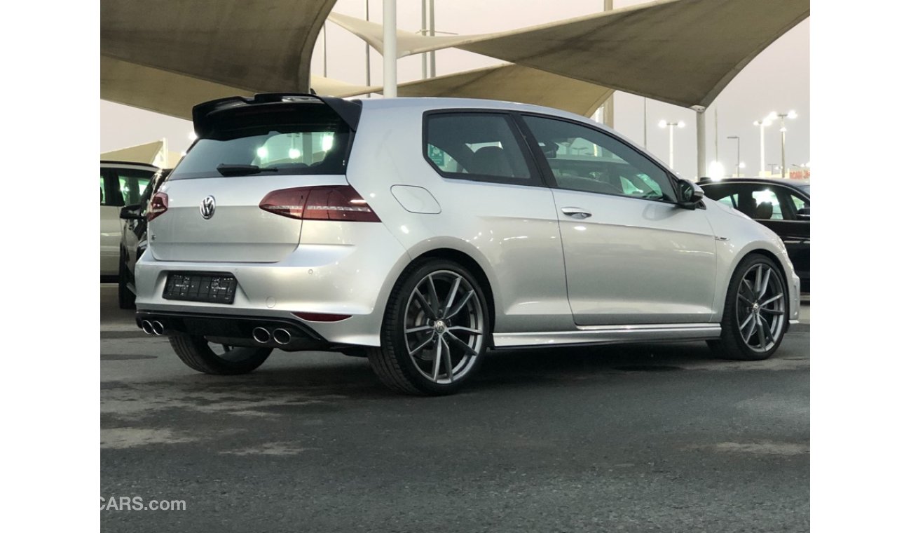 Volkswagen Golf Golf R model 2016 GCC car prefect condition full option panoramic roof leather seats back camera bac