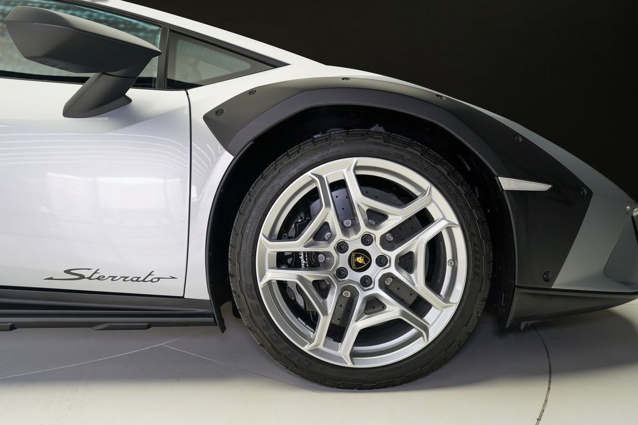 Lamborghini Huracan STERRATO 5.2L V10