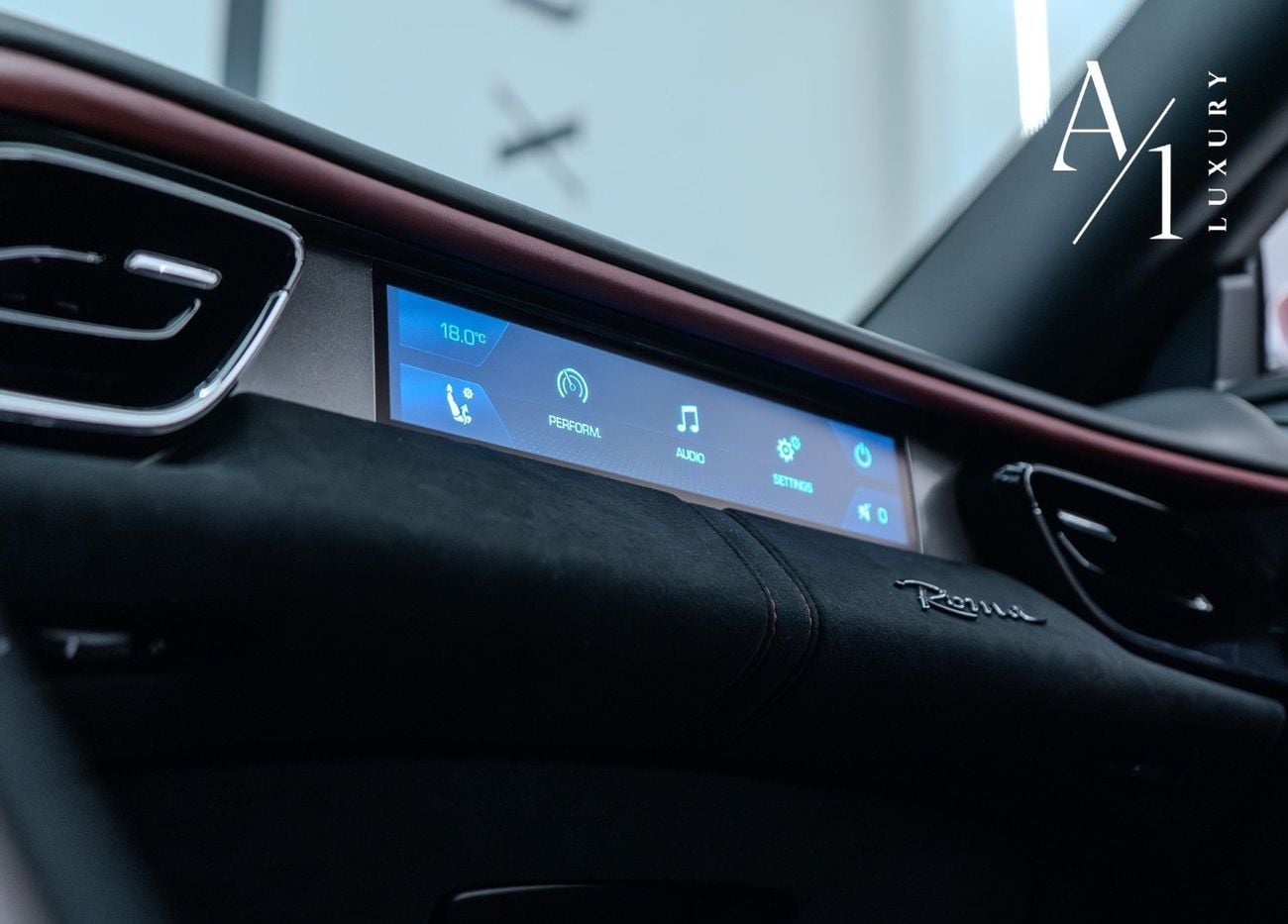 فيراري روما 2021 Ferrari Roma, With Warranty & Service Contract, Carbon Fibre Package, Excellent Condition, GCC