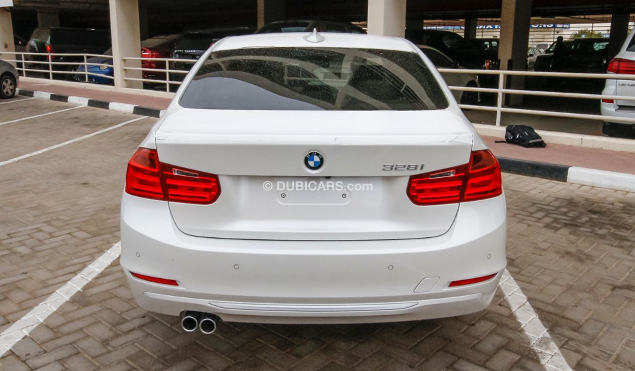 بي أم دبليو 328i أصفار