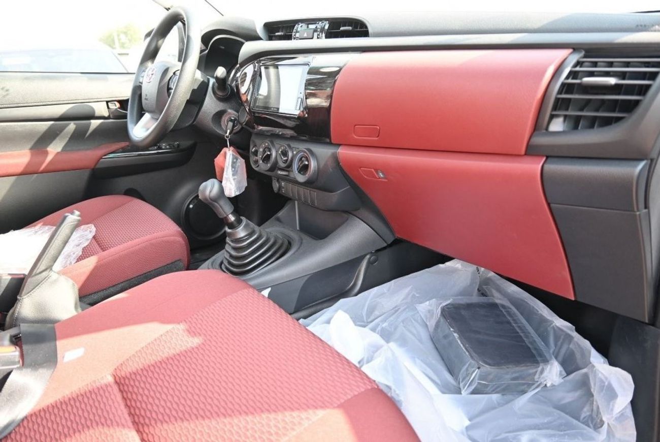 تويوتا هيلوكس تويوتا هيلوكس GLX 2.7L بنزين ، بيك أب ، دفع رباعي ، بابين ، ناقل حركة يدوي ، كابينة واحدة ، مفتاح تش