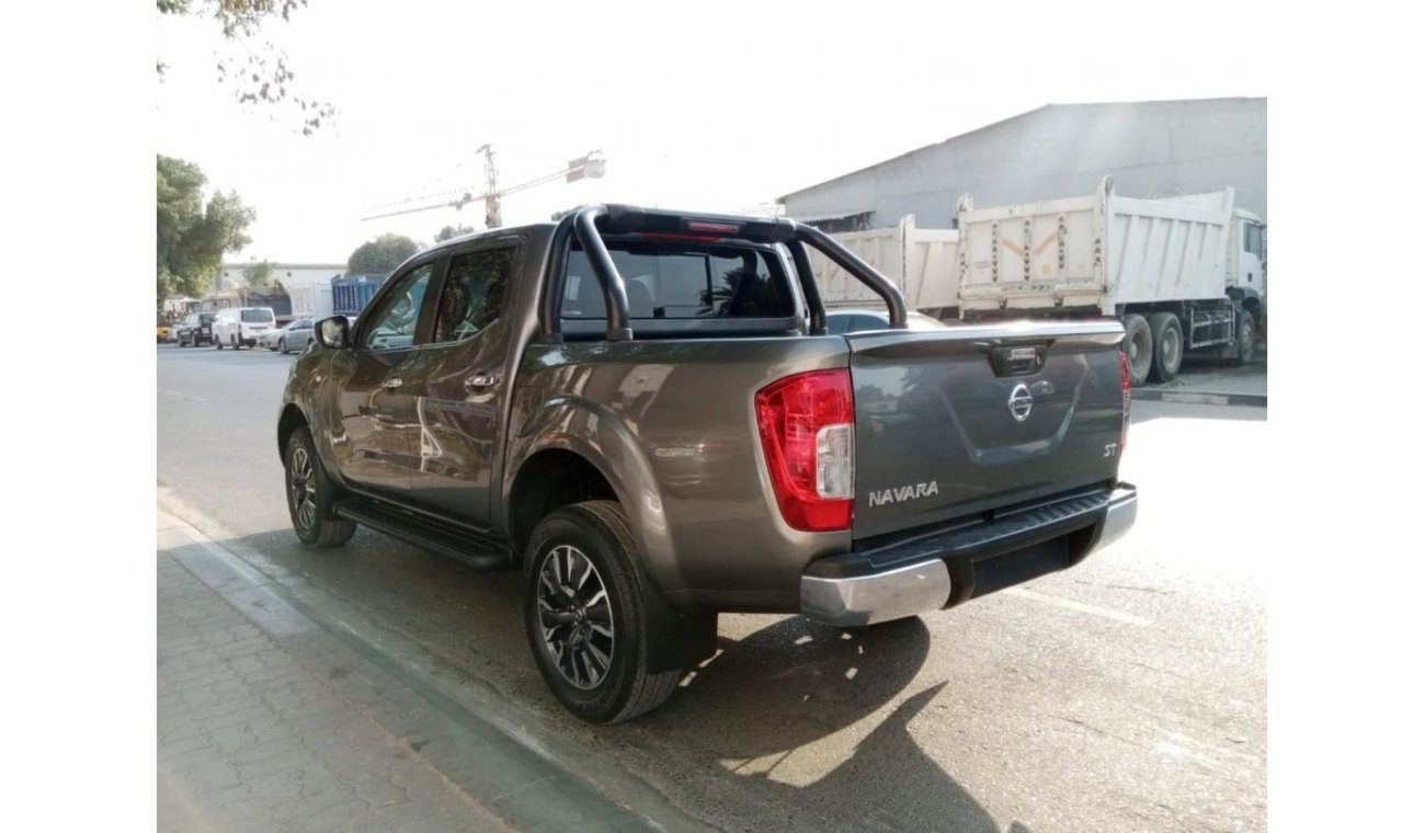 نيسان نافارا NISSAN NAVARA PICK UP RIGHT HAND DRIVE (PM859)