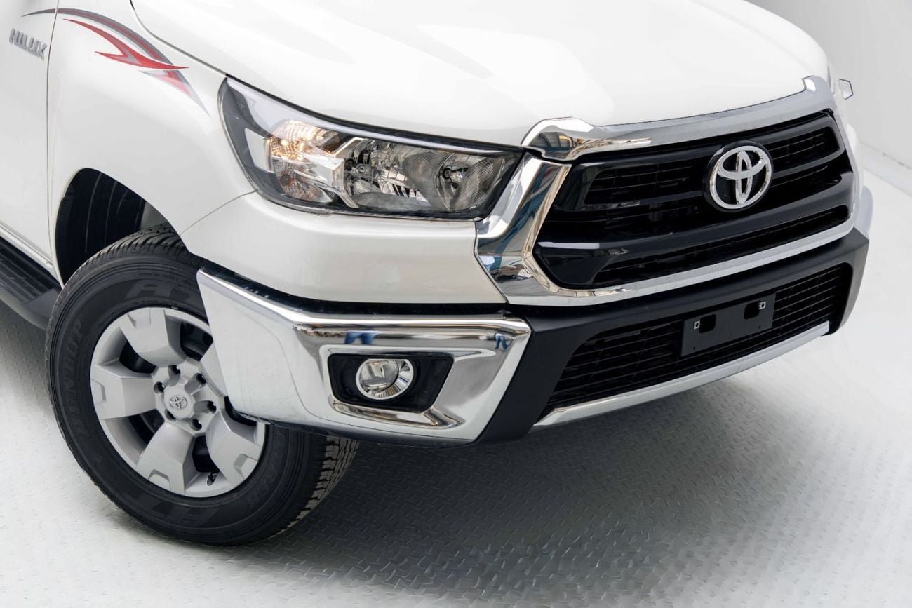 Toyota Hilux DLX 2.4L - Super White Inside Red | Export Only
