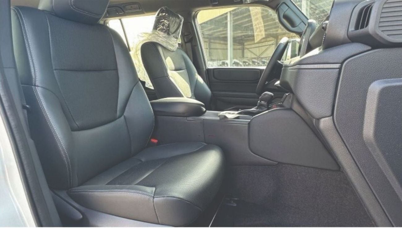 تويوتا برادو GXR 2.7L Petrol Limited 6A/T 2025