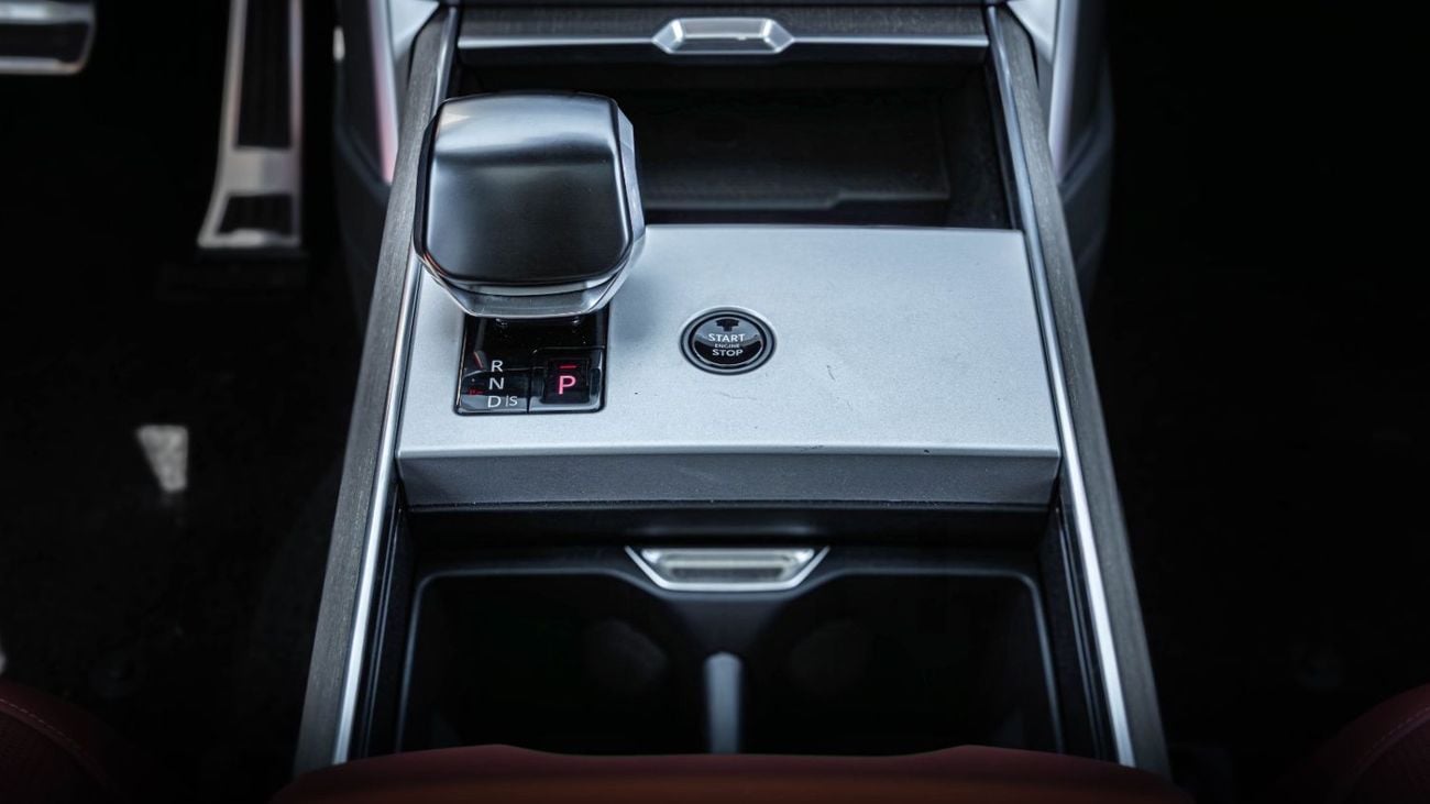 لاند روفر رينج روفر Range Rover SV P615 SWB 2026