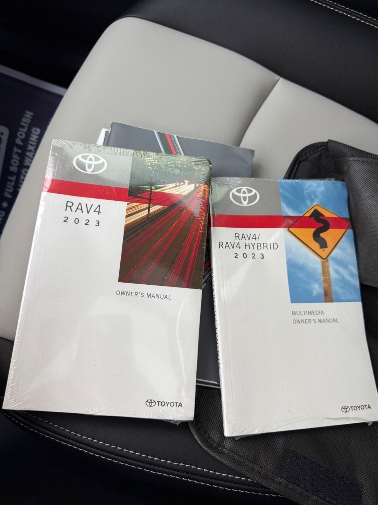 Toyota RAV4 2023 XLE LIMITED AWD SUNROOF FULL OPTION CANADA SPEC